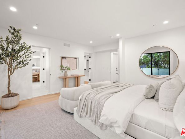 2530 Beverley Avenue, Santa Monica CA 90405