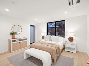 2530 Beverley Avenue, Santa Monica CA 90405