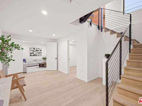 2530 Beverley Avenue, Santa Monica CA 90405