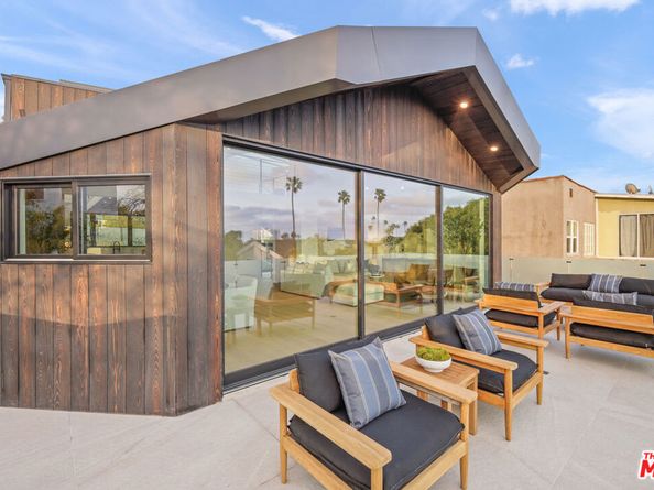 2530 Beverley Avenue, Santa Monica CA 90405
