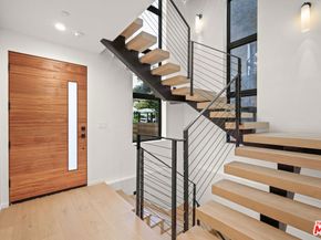 2530 Beverley Avenue, Santa Monica CA 90405