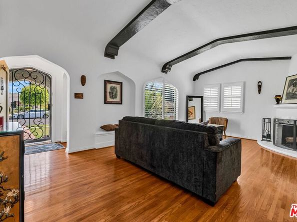 8759 S Hobart Boulevard, Los Angeles CA 90047