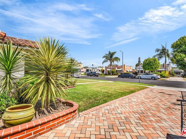 8759 S Hobart Boulevard, Los Angeles CA 90047
