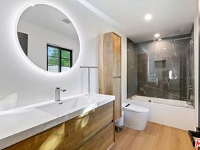 22269 Avenue San Luis, Woodland Hills CA 91364