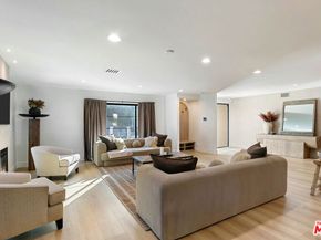 22269 Avenue San Luis, Woodland Hills CA 91364