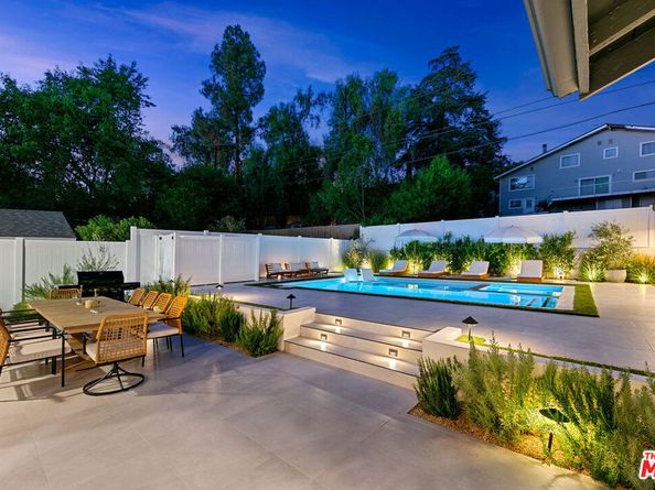 22269 Avenue San Luis, Woodland Hills CA 91364
