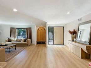 22269 Avenue San Luis, Woodland Hills CA 91364
