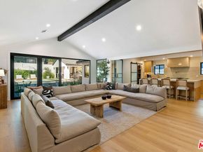 22269 Avenue San Luis, Woodland Hills CA 91364