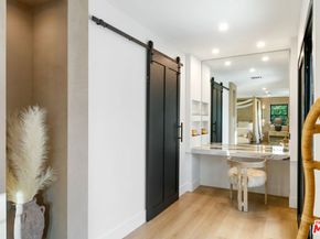 22269 Avenue San Luis, Woodland Hills CA 91364
