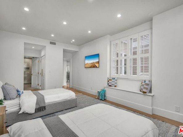2205 Canyonback Road, Los Angeles CA 90049