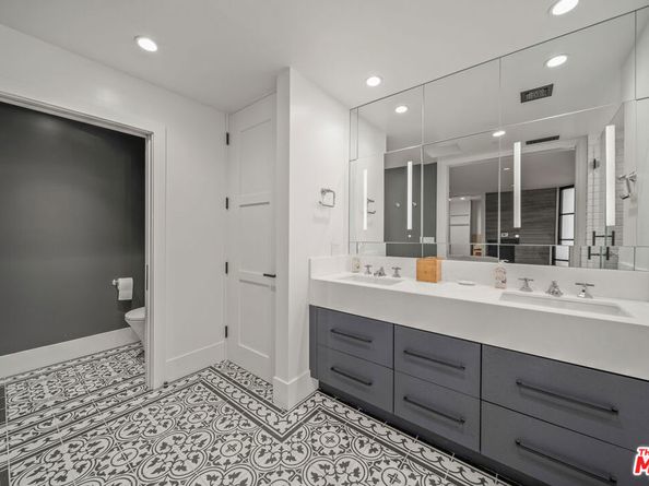 849 S Broadway 812, Los Angeles CA 90014