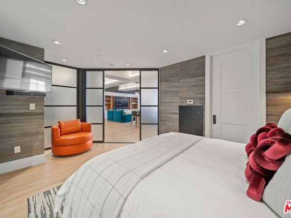 849 S Broadway 812, Los Angeles CA 90014