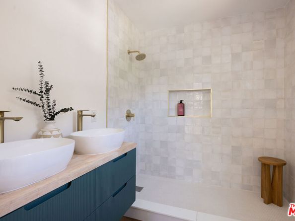 4231 3rd Avenue, Los Angeles CA 90008