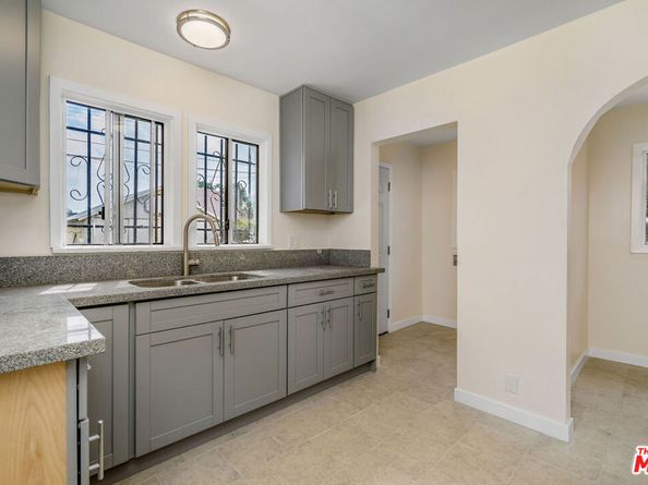 2406 S Cochran Avenue, Los Angeles CA 90016