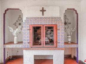 6119 Del Valle Drive, Los Angeles CA 90048
