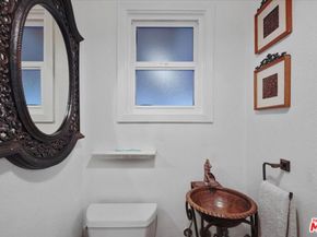 6119 Del Valle Drive, Los Angeles CA 90048