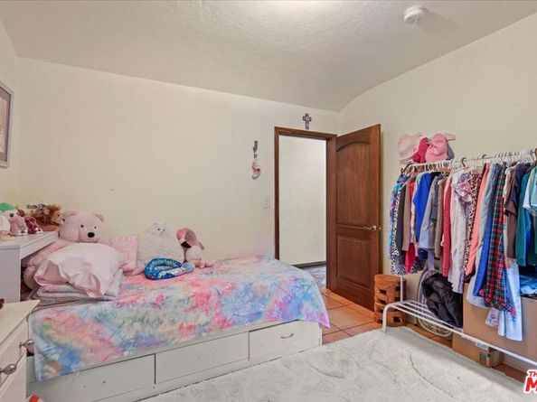 6119 Del Valle Drive, Los Angeles CA 90048