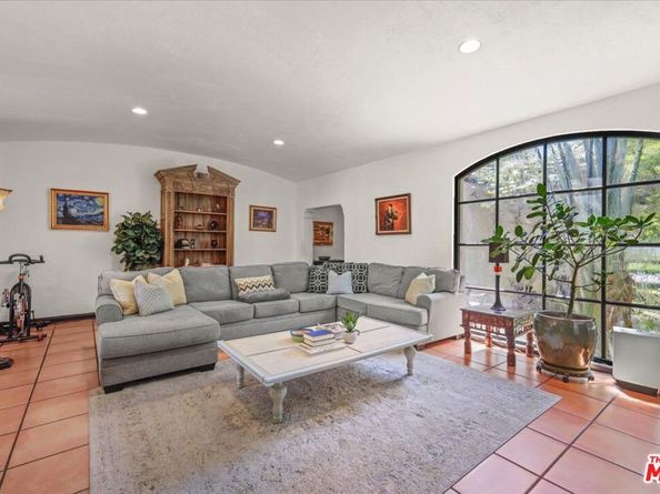 6119 Del Valle Drive, Los Angeles CA 90048