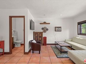 6119 Del Valle Drive, Los Angeles CA 90048