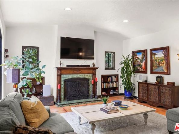 6119 Del Valle Drive, Los Angeles CA 90048