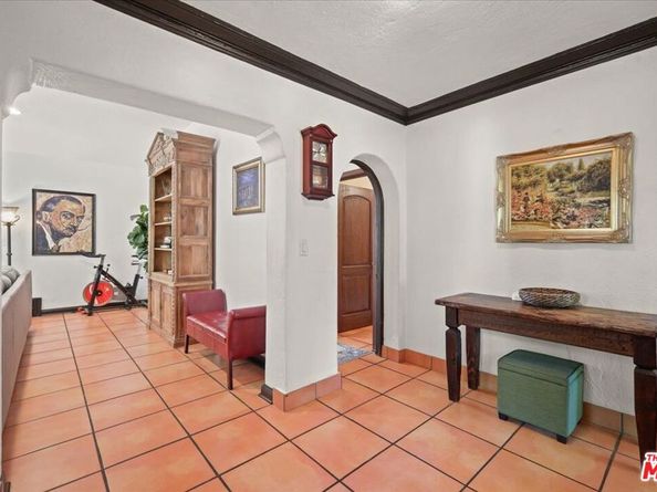 6119 Del Valle Drive, Los Angeles CA 90048