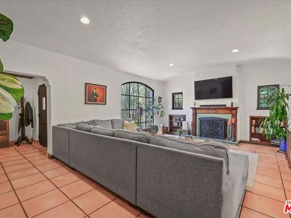 6119 Del Valle Drive, Los Angeles CA 90048