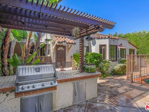 6119 Del Valle Drive, Los Angeles CA 90048