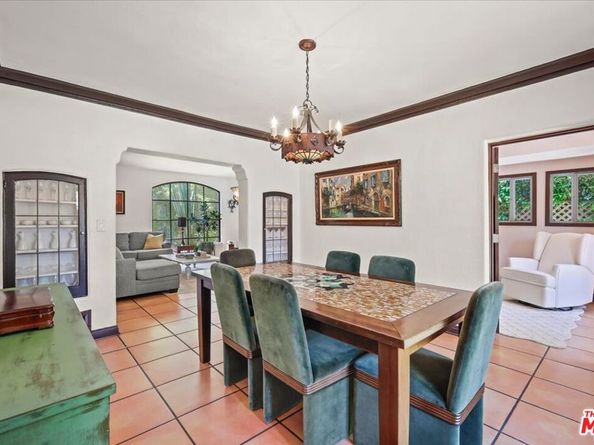 6119 Del Valle Drive, Los Angeles CA 90048