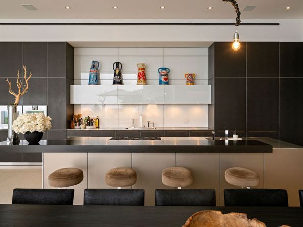 9265 Robin Drive, Los Angeles CA 90069