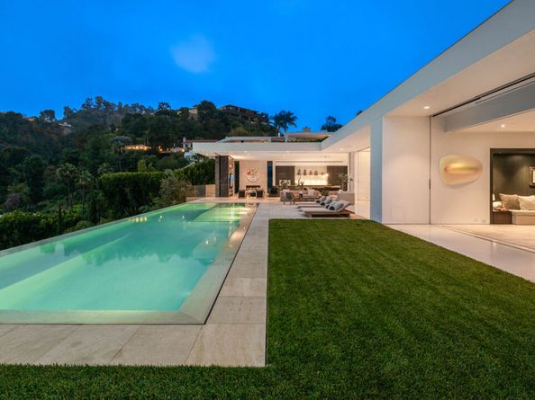 9265 Robin Drive, Los Angeles CA 90069