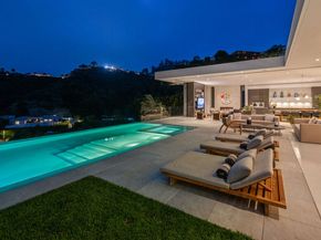 9265 Robin Drive, Los Angeles CA 90069