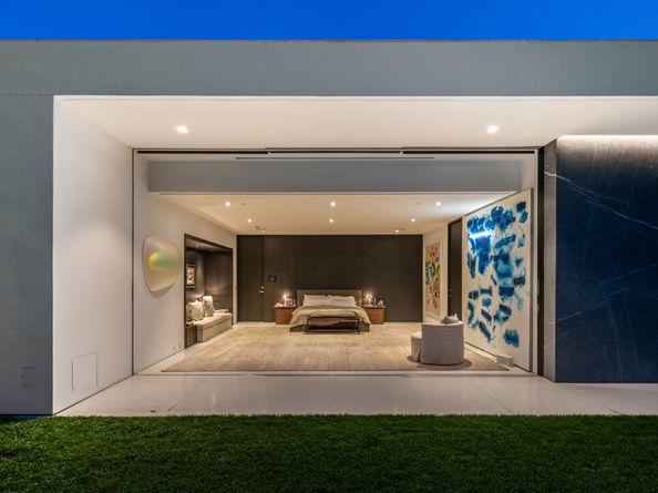 9265 Robin Drive, Los Angeles CA 90069