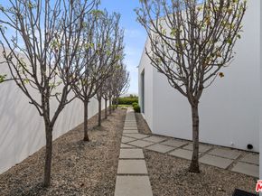 9265 Robin Drive, Los Angeles CA 90069