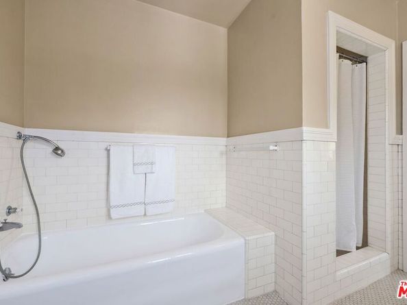 254 Lorraine Boulevard, Los Angeles CA 90004