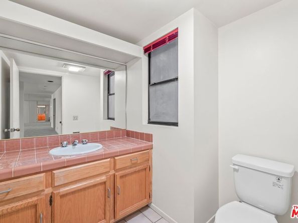 2180 Alcyona Drive, Los Angeles CA 90068