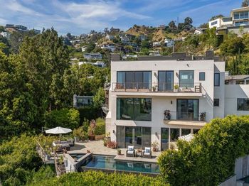 1573 Sunset Plaza Drive