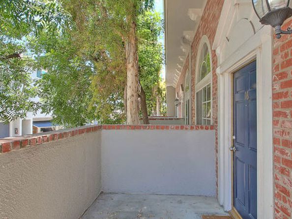 8741 Darby Avenue 16, Northridge CA 91325