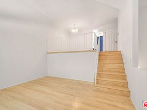 8741 Darby Avenue 16, Northridge CA 91325