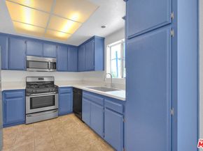 8741 Darby Avenue 16, Northridge CA 91325