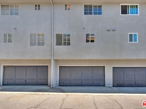 8741 Darby Avenue 16, Northridge CA 91325