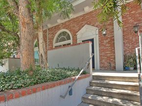 8741 Darby Avenue 16, Northridge CA 91325