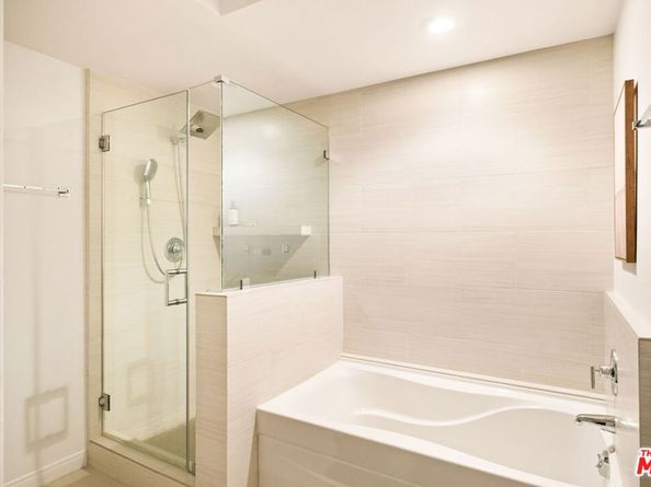 2940 Neilson Way 103, Santa Monica CA 90405