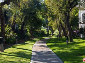 2940 Neilson Way 103, Santa Monica CA 90405