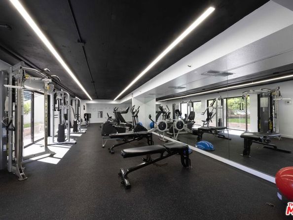 2940 Neilson Way 103, Santa Monica CA 90405