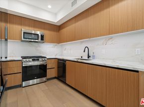 1123 S Shenandoah Street 101, Los Angeles CA 90035