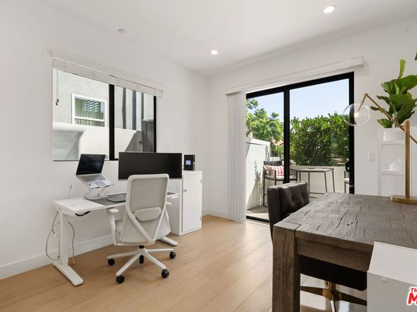 1123 S Shenandoah Street 101, Los Angeles CA 90035