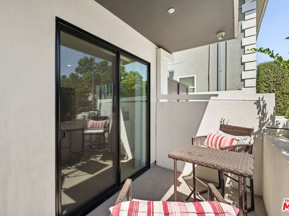 1123 S Shenandoah Street 101, Los Angeles CA 90035