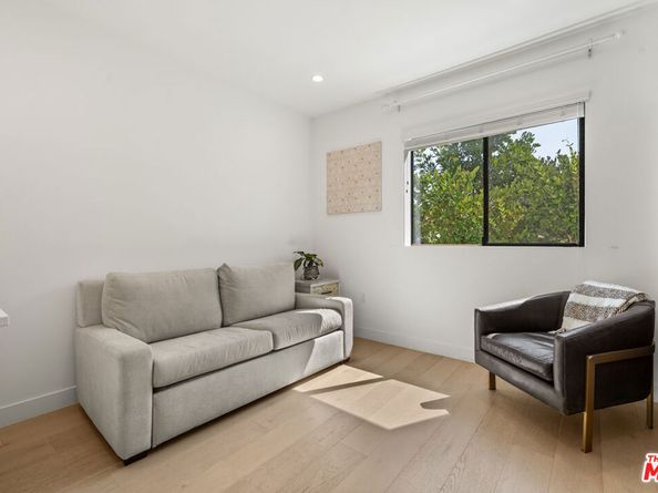 1123 S Shenandoah Street 101, Los Angeles CA 90035