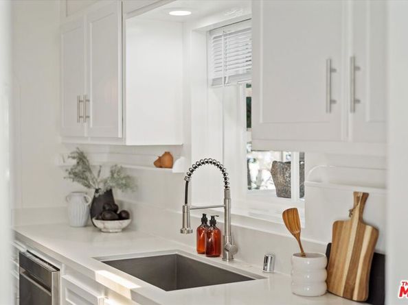 560 N Croft Avenue, West Hollywood CA 90048