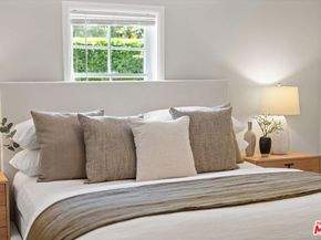 560 N Croft Avenue, West Hollywood CA 90048